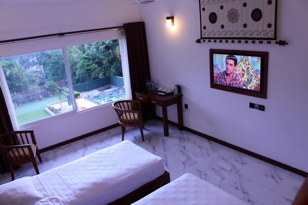 Kandyan Hotel Esterno foto