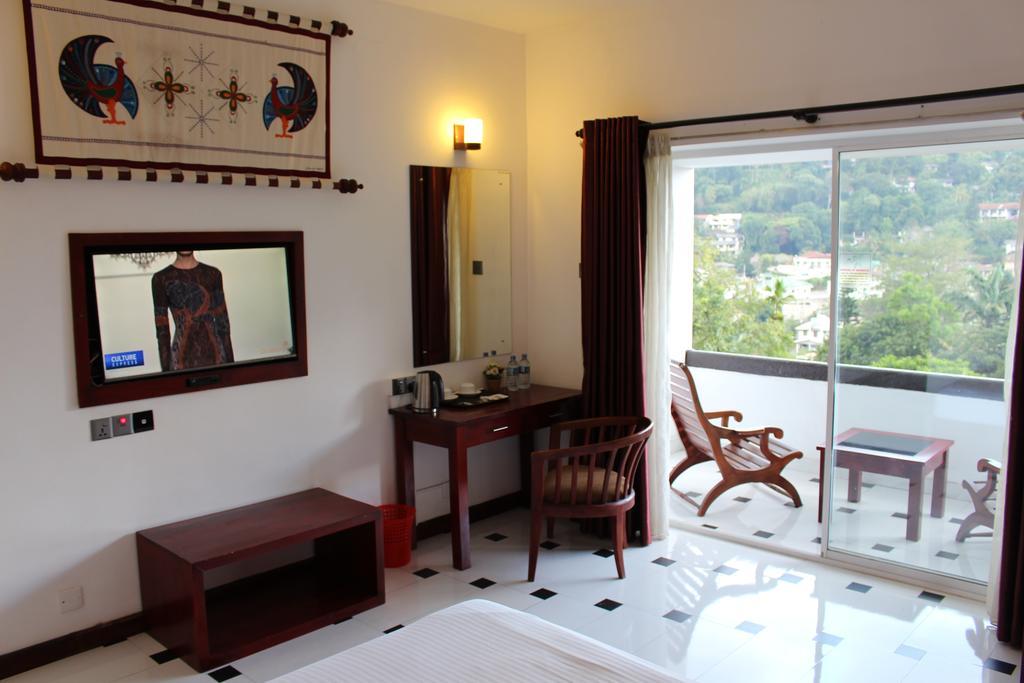 Kandyan Hotel Esterno foto