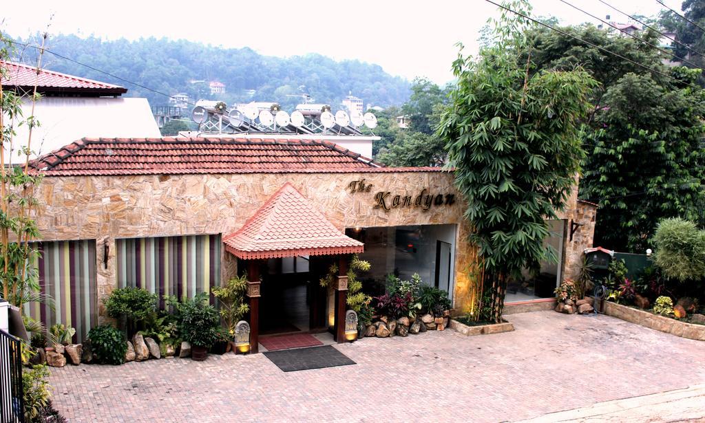 Kandyan Hotel Esterno foto