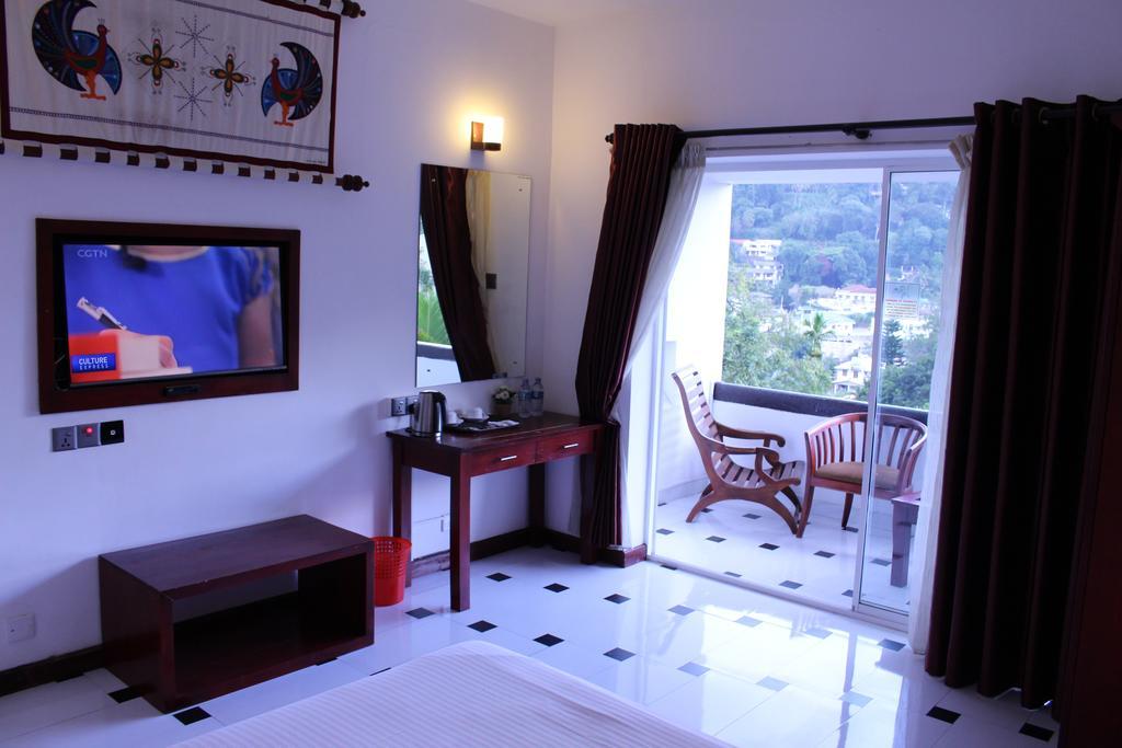 Kandyan Hotel Esterno foto