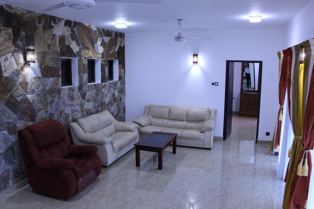 Kandyan Hotel Esterno foto