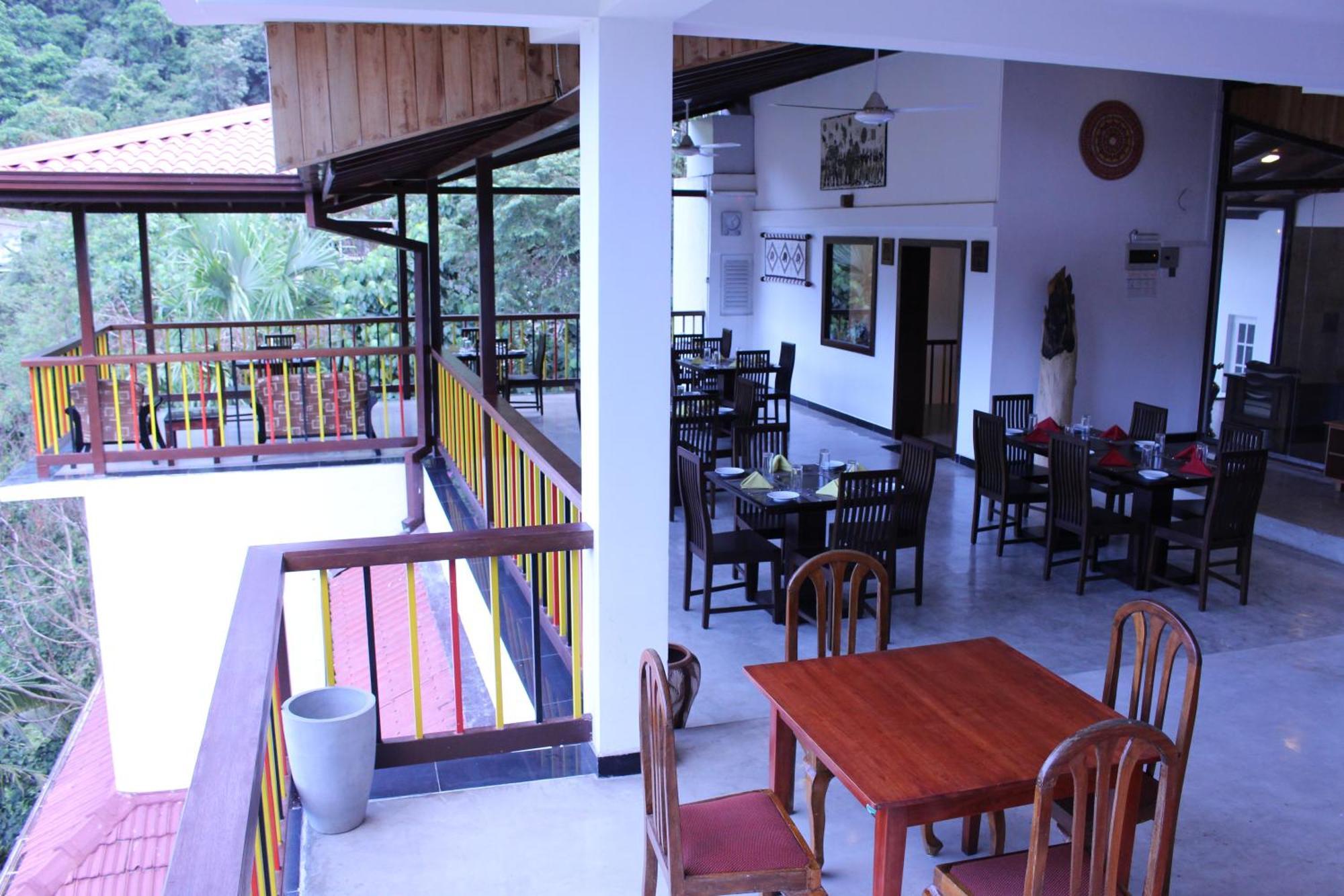 Kandyan Hotel Esterno foto