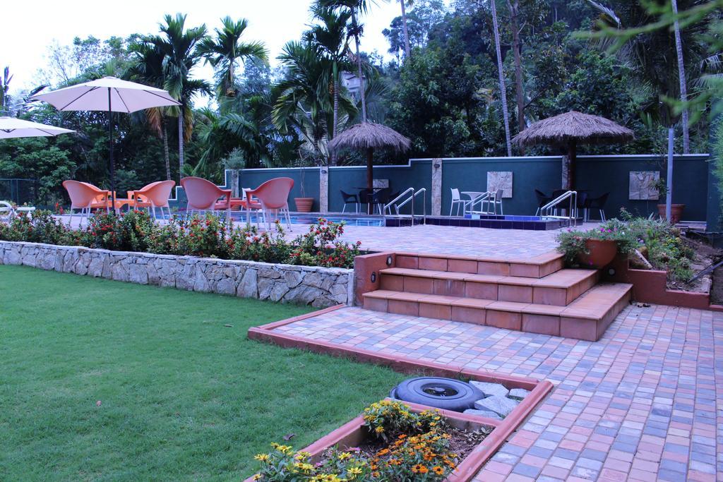 Kandyan Hotel Esterno foto
