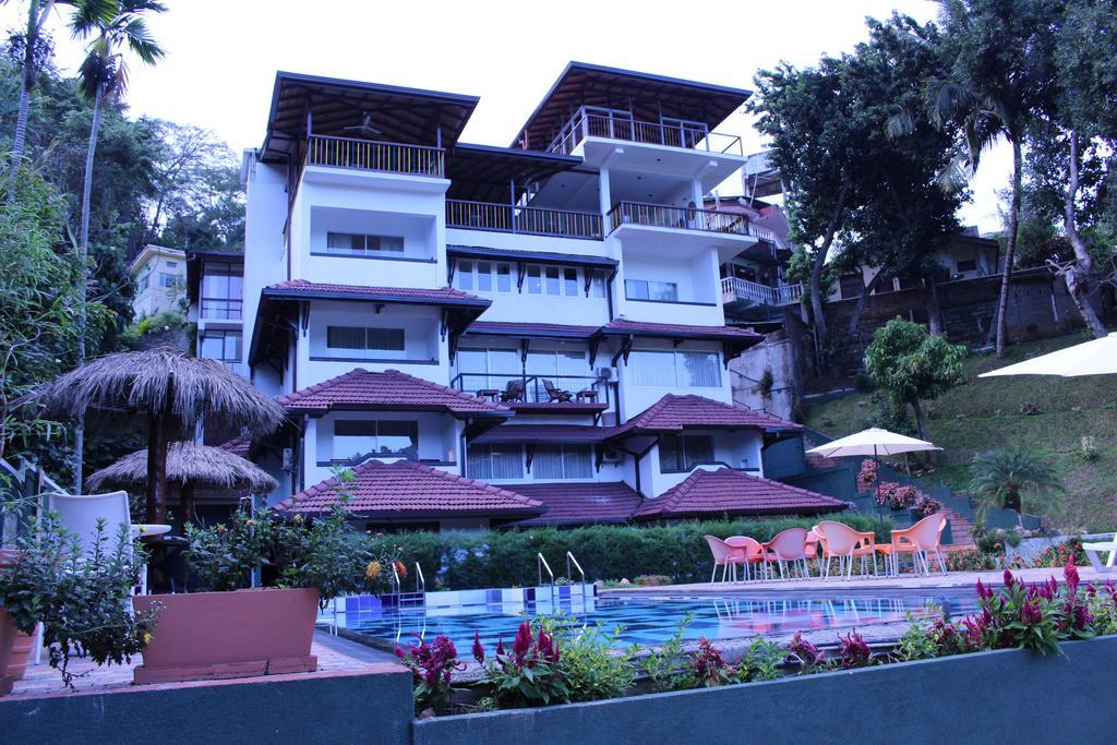 Kandyan Hotel Esterno foto