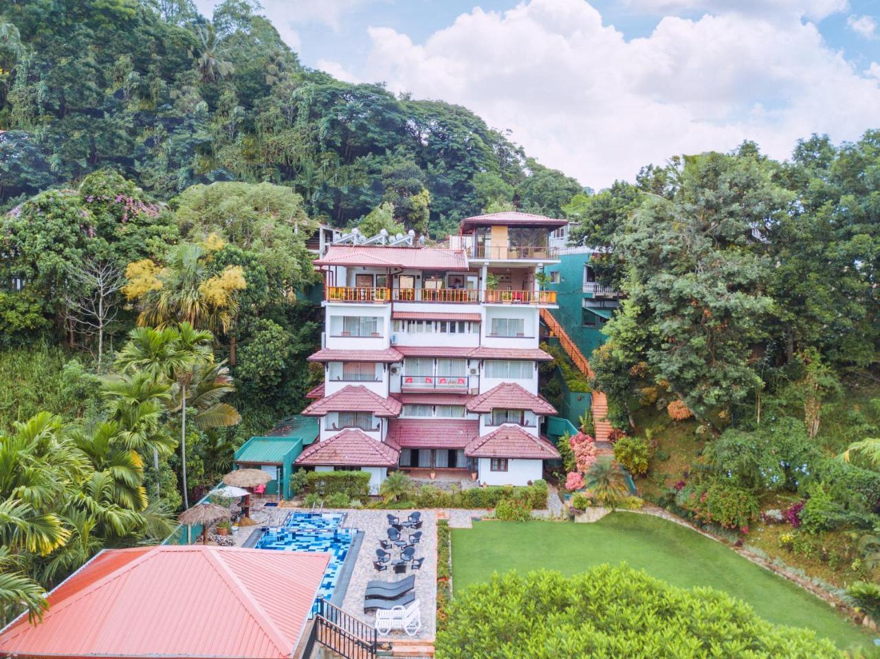 Kandyan Hotel Esterno foto