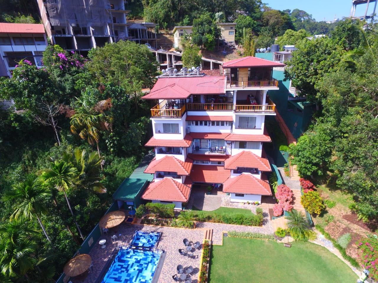 Kandyan Hotel Esterno foto